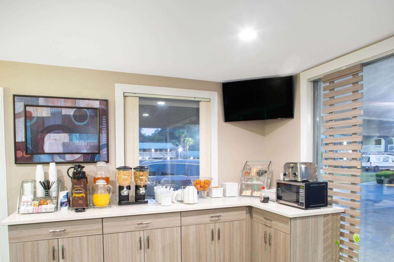 Super 8 By Wyndham Pensacola Nas Area Μοτέλ Beach Haven Εξωτερικό φωτογραφία