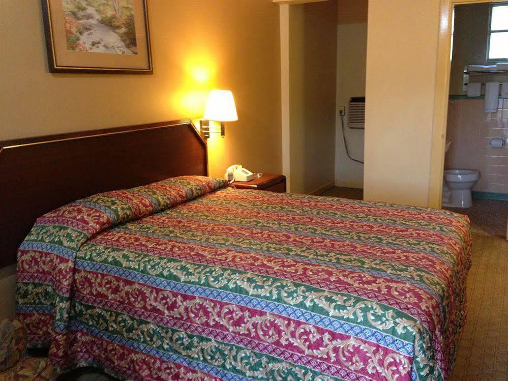 Super 8 By Wyndham Pensacola Nas Area Μοτέλ Beach Haven Εξωτερικό φωτογραφία